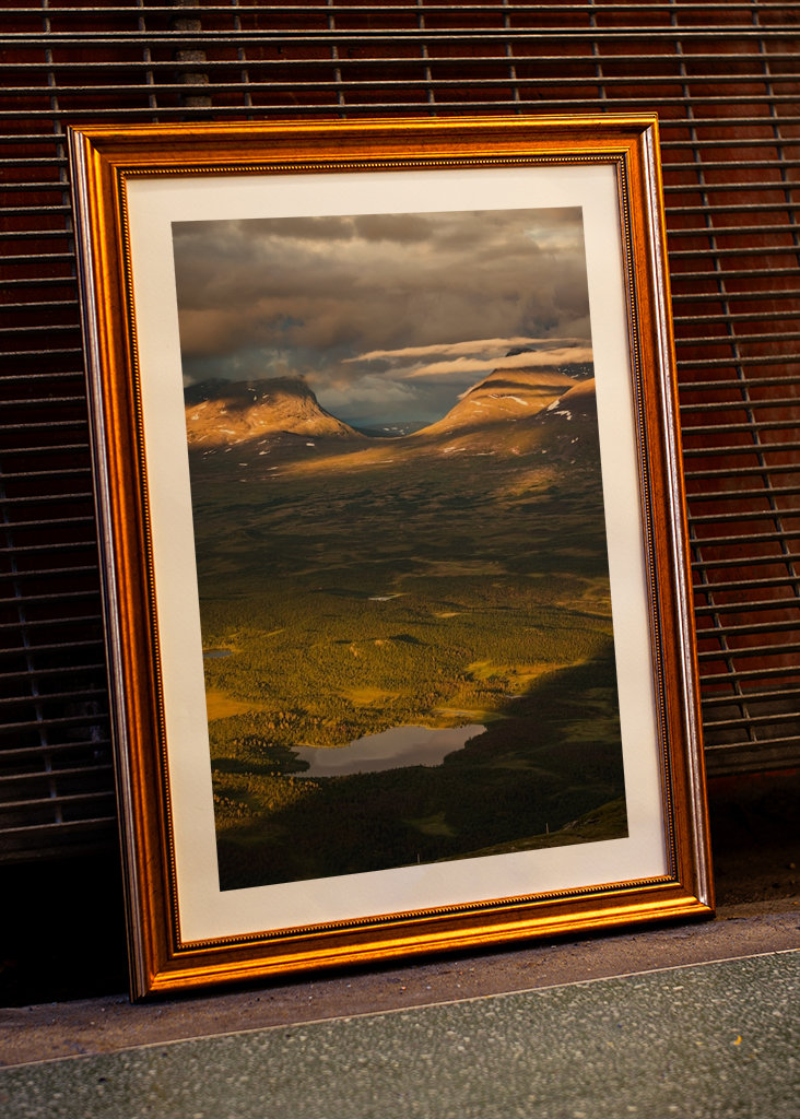 Summer in Lapporten Vertical