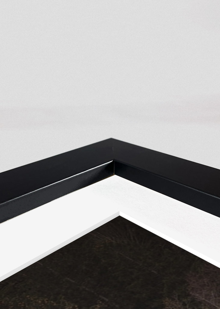 Drzewo jesienią z odbiciem