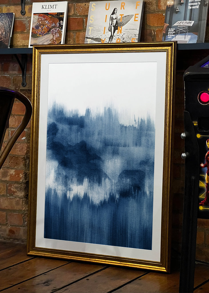 Pinselstriche aus blauem Aquarell