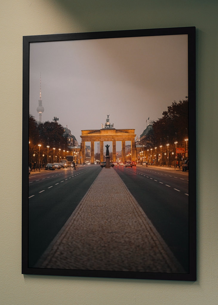 Brandenburgin portti oranssina