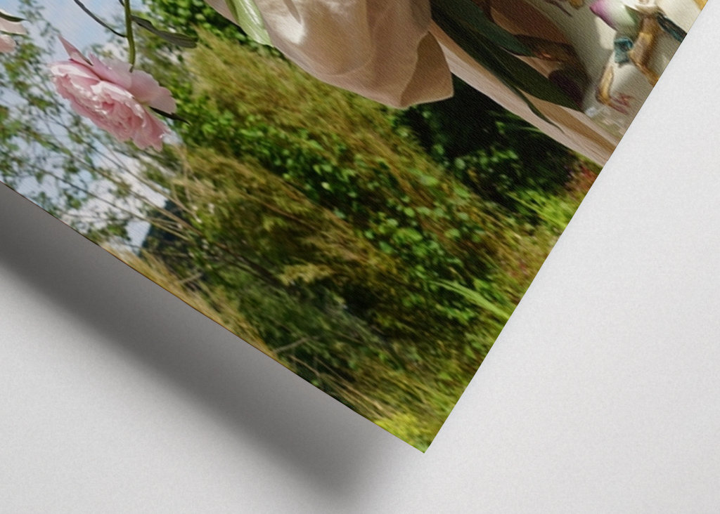 Frau und Paeonia lactiflora