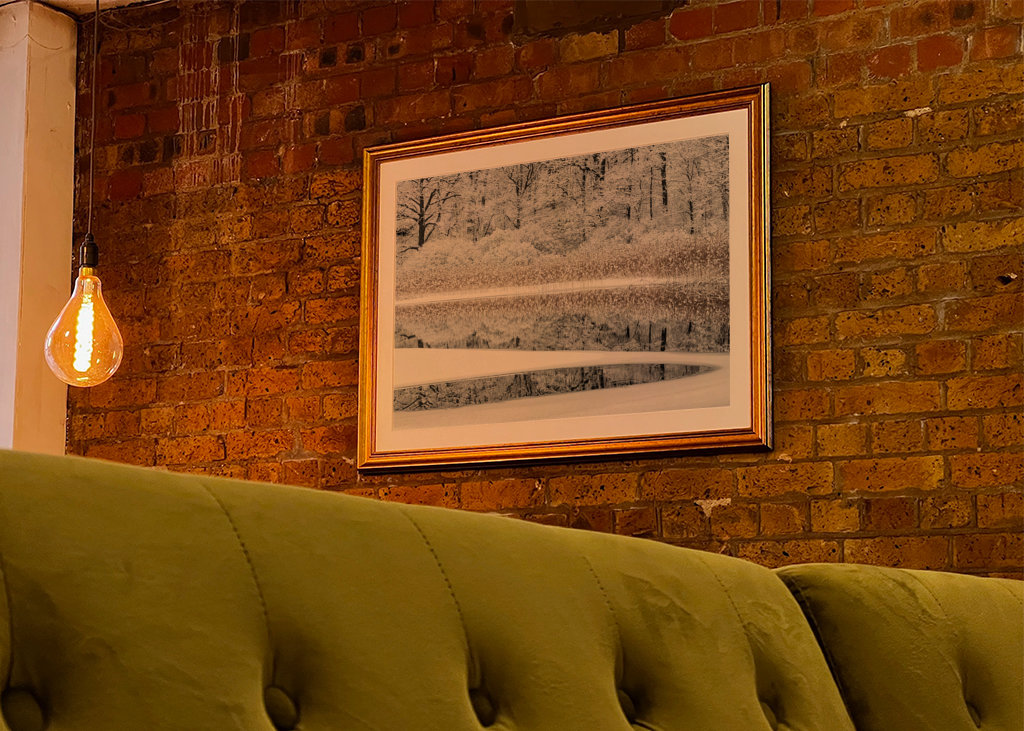 Reflexión invernal en el río Mölndal