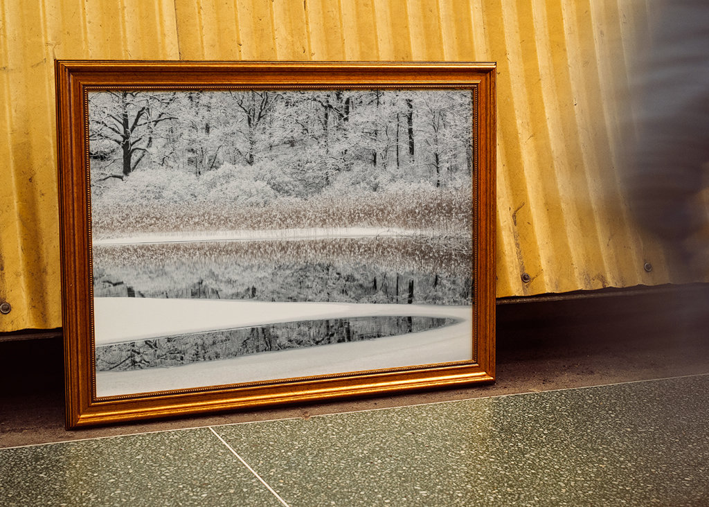 Reflexión invernal en el río Mölndal