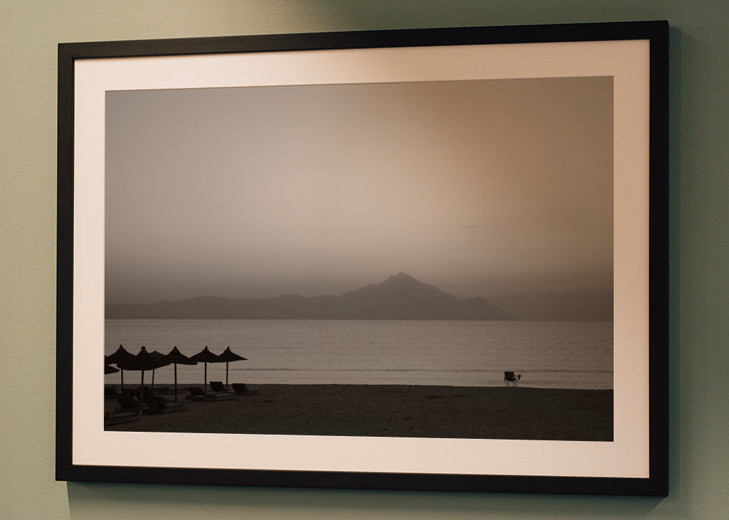 Kust med utsikt över Mount Atos