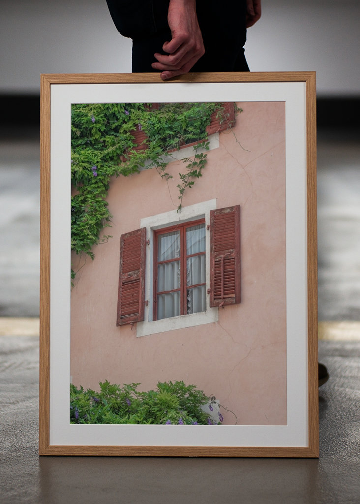 Altes Fenster mit Fensterläden 