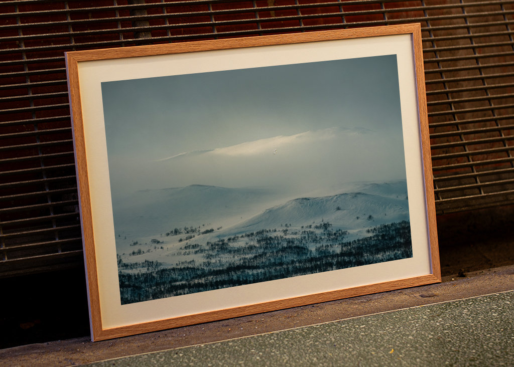 Hora se vznáší v oblacích