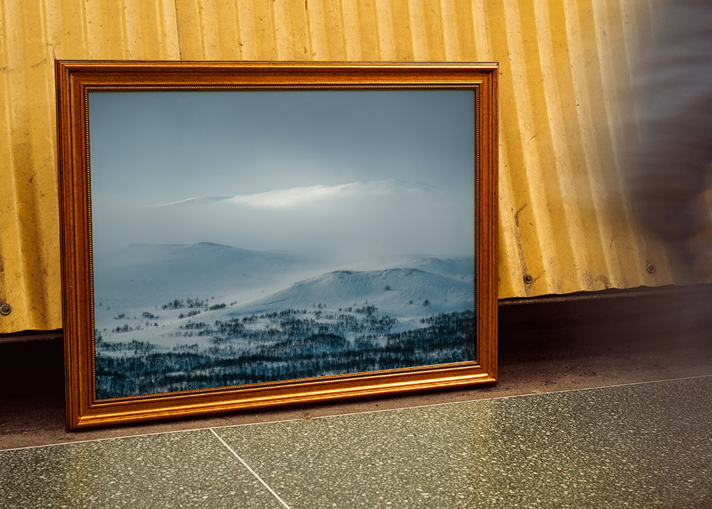 Hora se vznáší v oblacích