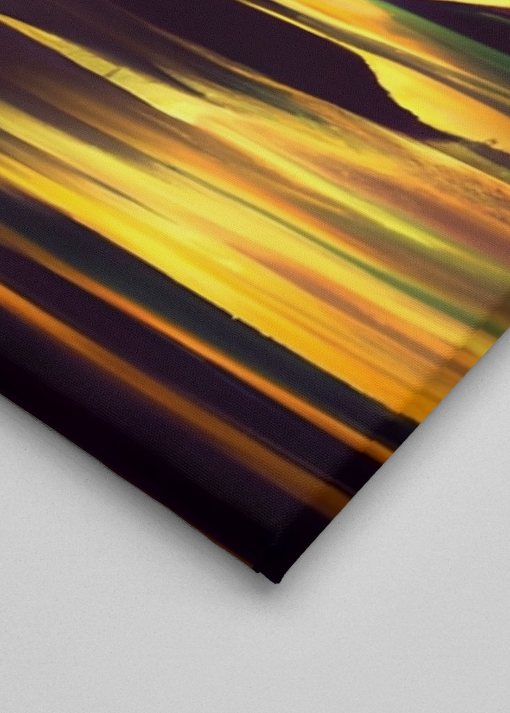 Leuchtturm und Segelboot bei Sonnenuntergang