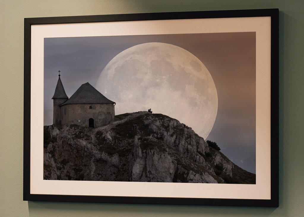 Vollmond am Berg Dobratsch