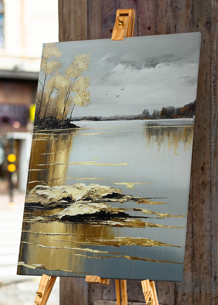 Guldglans i en Lugn Sjö 