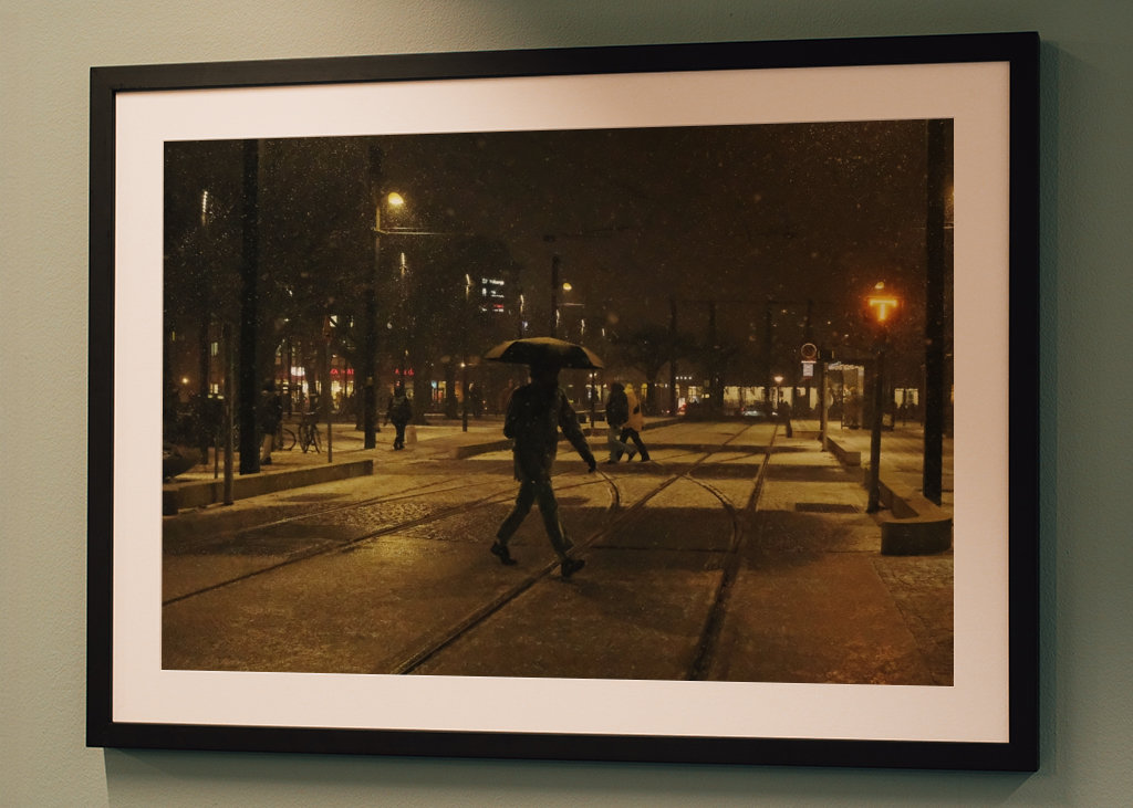 Moody deštník muž