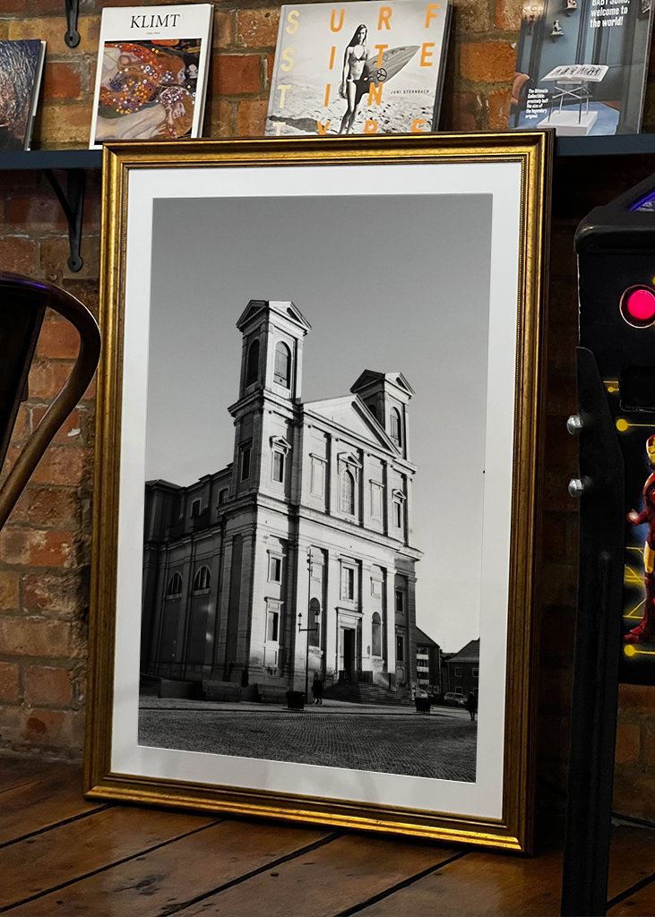 Église en noir et blanc
