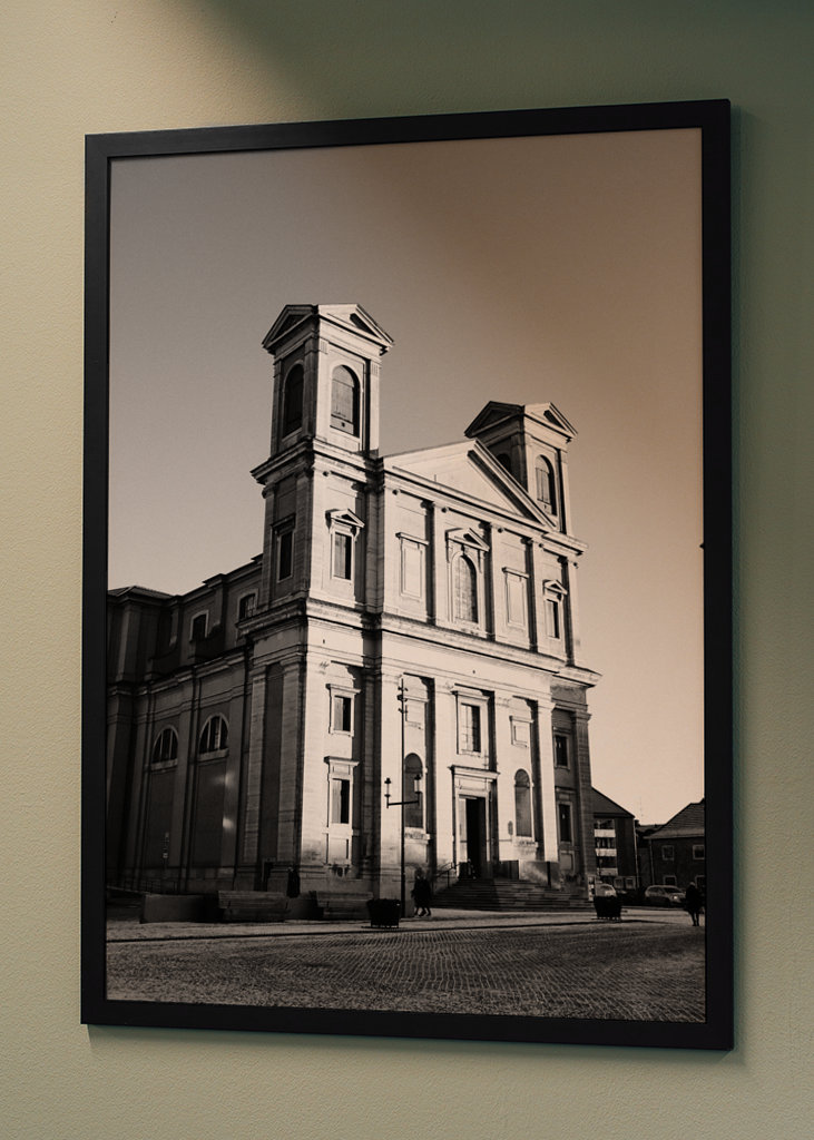 Église en noir et blanc
