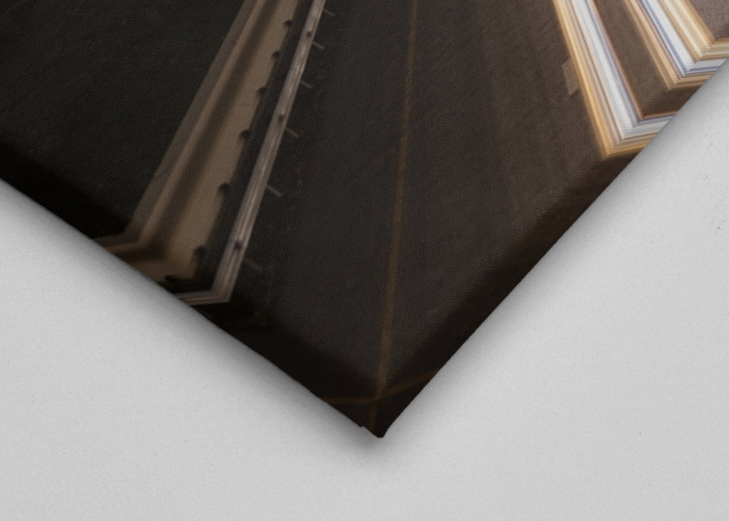 Lumières de voiture sur la mer et haute