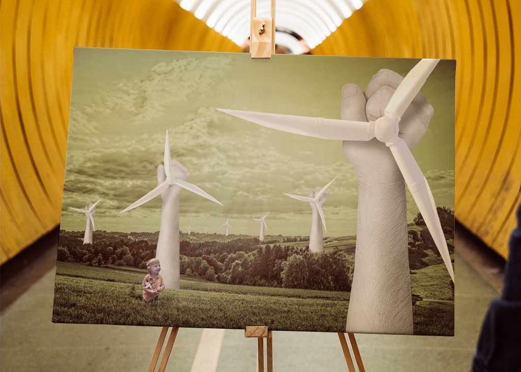 Chlapec a jeho větrník