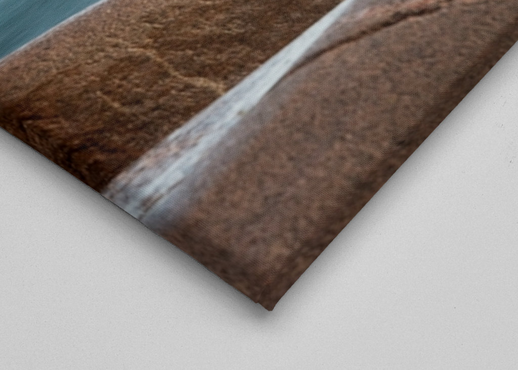 Die Felsen, das Meer und der Leuchtturm