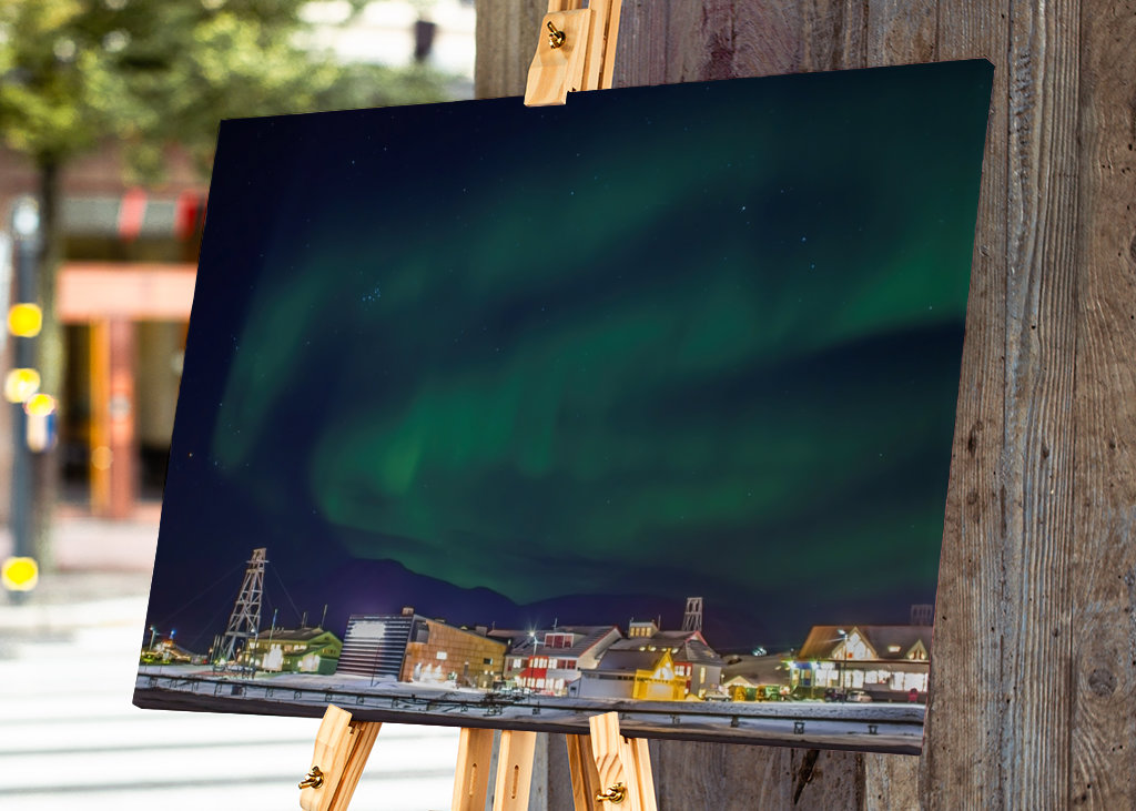 Polární záře nad Longyearbyenem