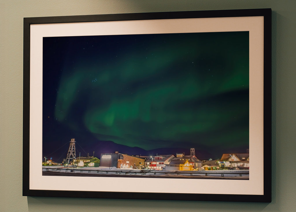 Polární záře nad Longyearbyenem