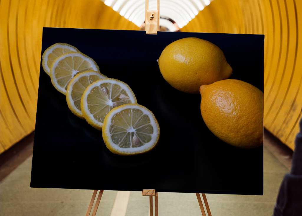 Citron en tranches et entier