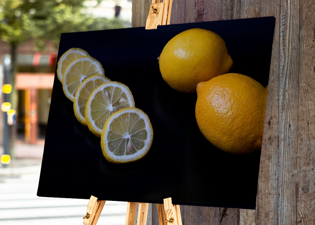 Citron en tranches et entier