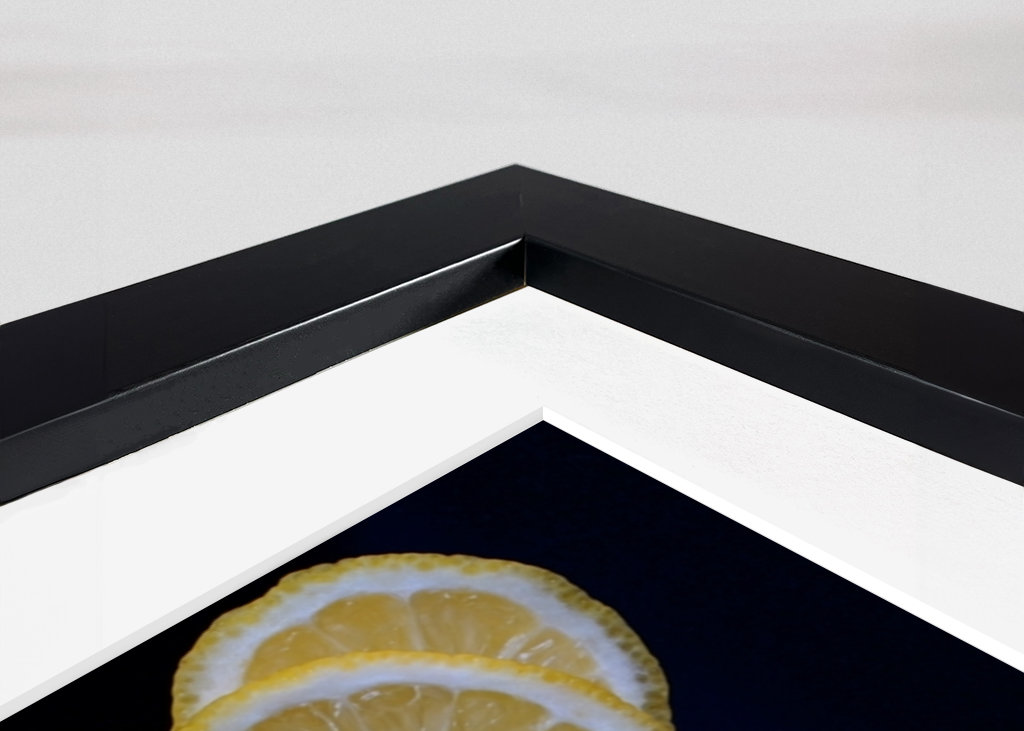 Citron en tranches et entier