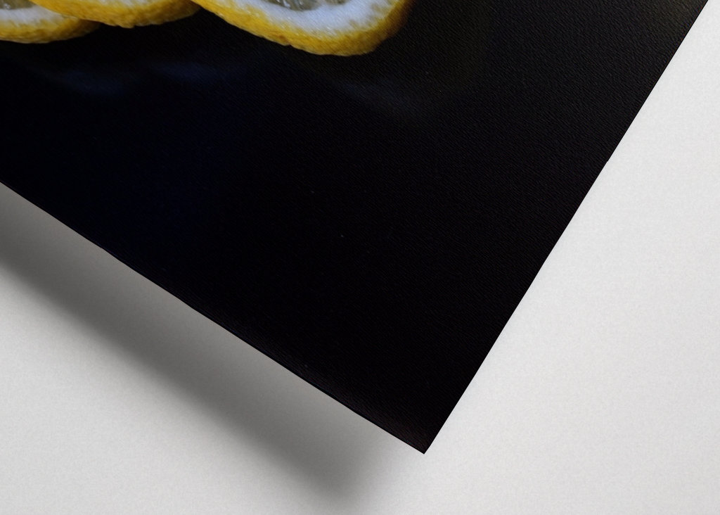 Citron en tranches et entier