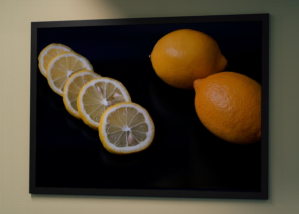 Citron en tranches et entier