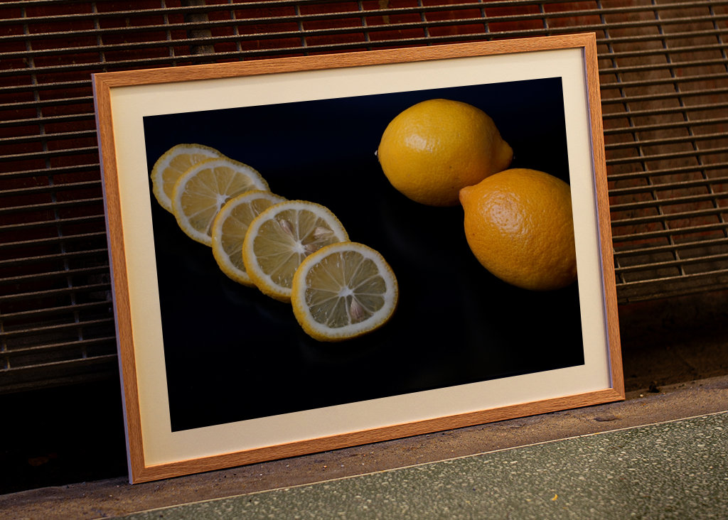 Citron en tranches et entier