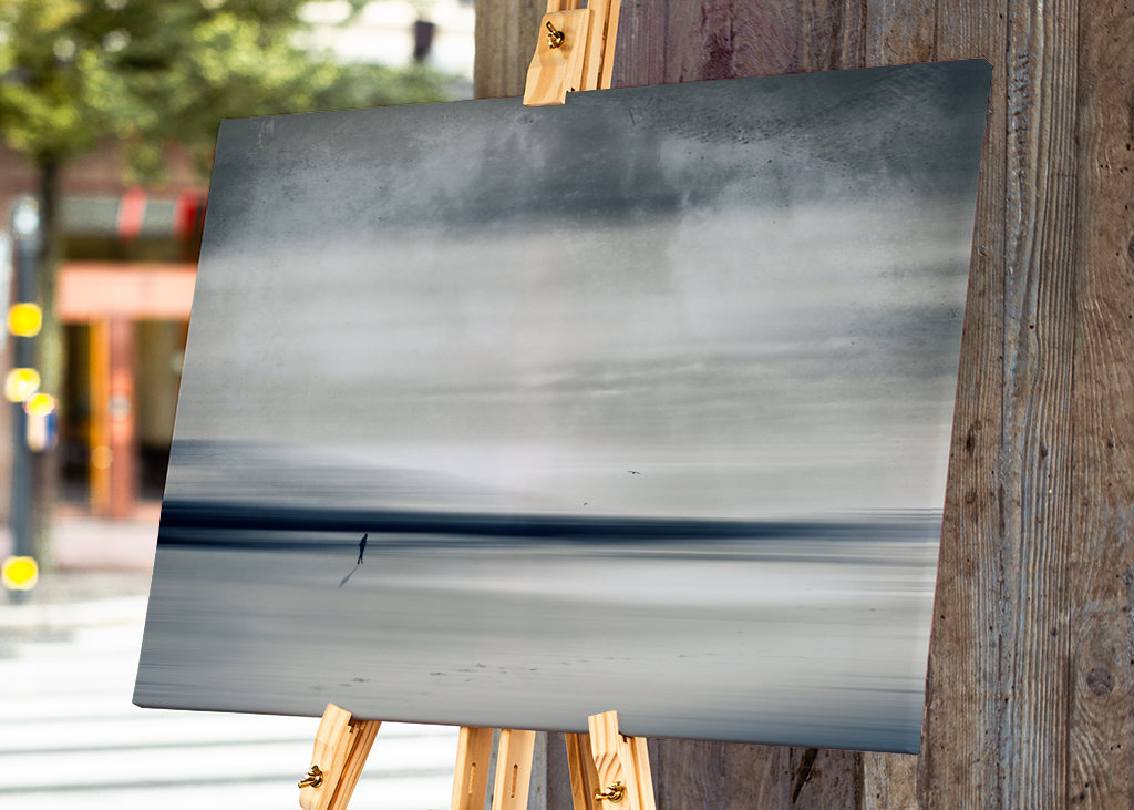 Ensom turgåer på stranden