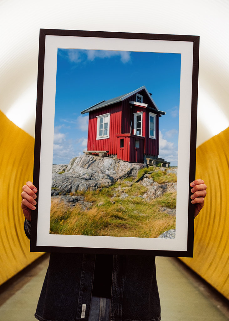 Liten röd svensk stuga