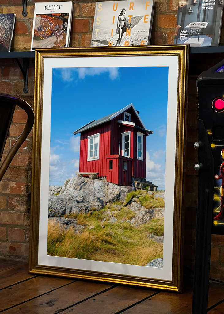 Liten röd svensk stuga