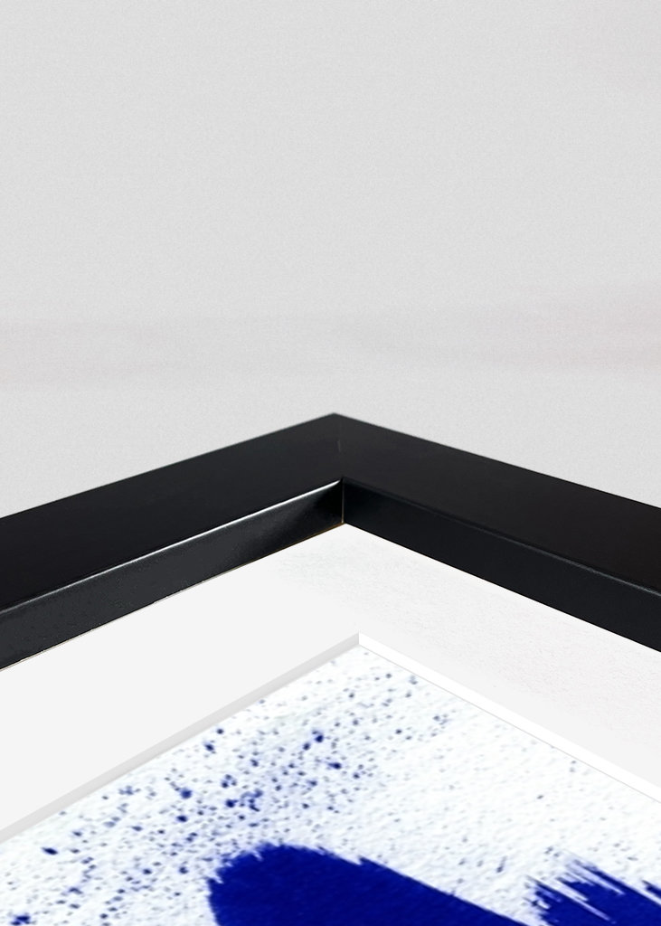 Fiori secchi blu scuro