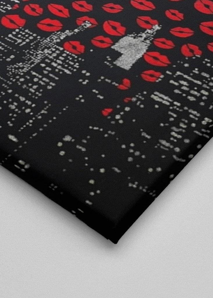 LOVE KISSES OVER NEW YORK