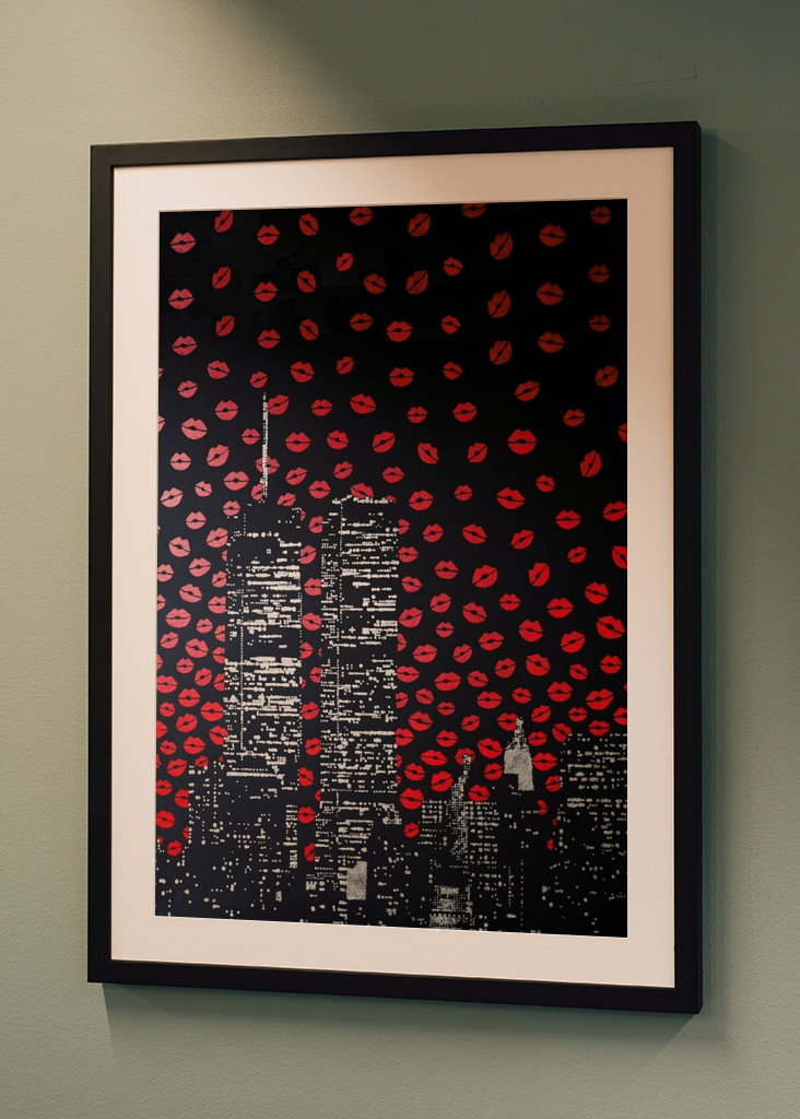 LOVE KISSES OVER NEW YORK