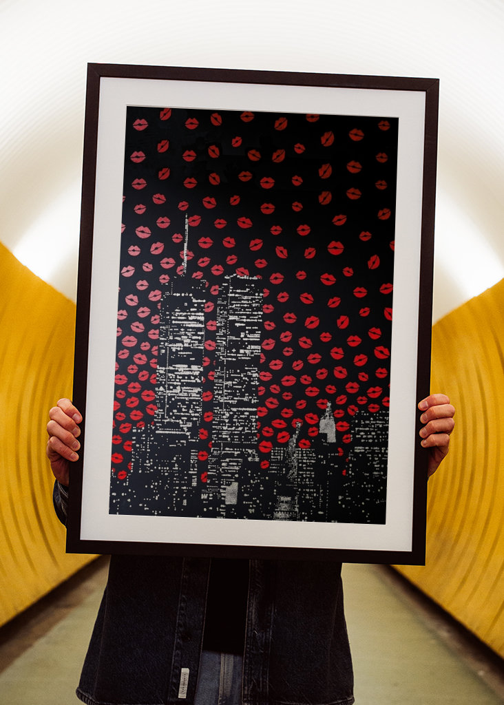 LOVE KISSES OVER NEW YORK