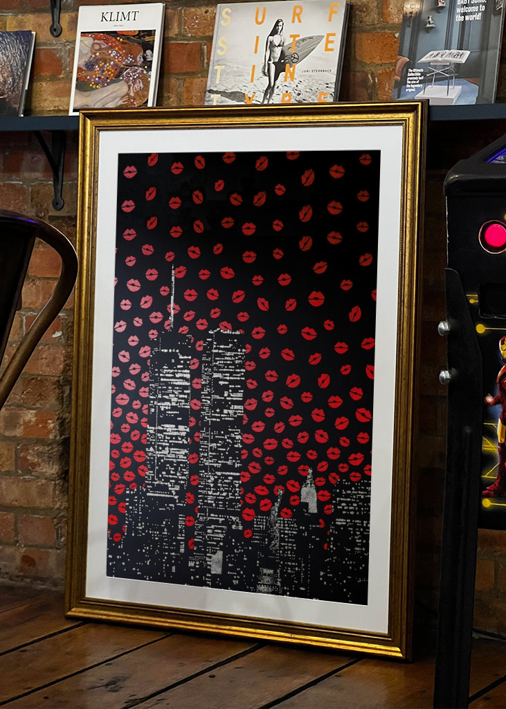 LOVE KISSES OVER NEW YORK