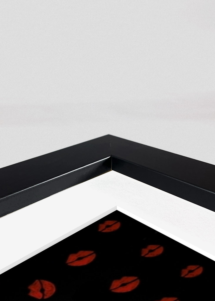 LOVE KISSES OVER NEW YORK