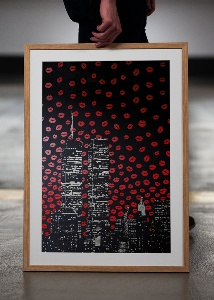 LOVE KISSES OVER NEW YORK