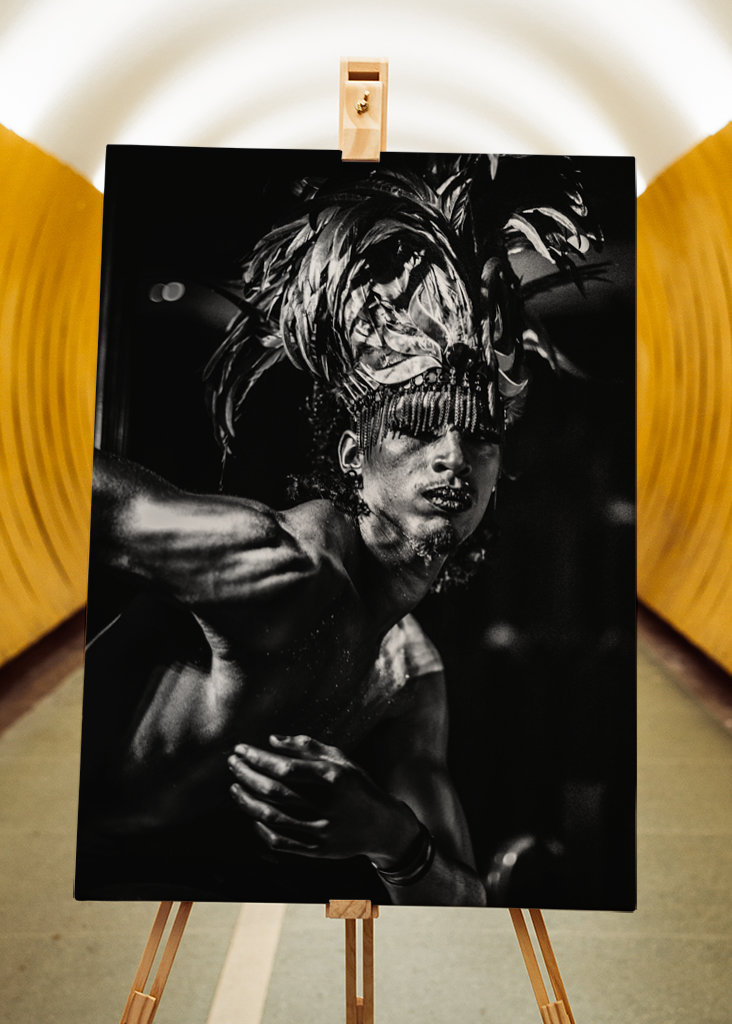 Kroppsmalte dansere i glitter