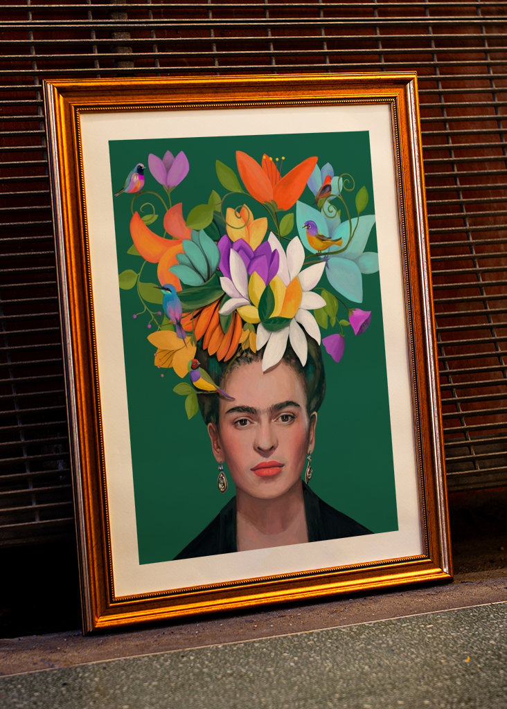 Kvinde med blomster og fugle