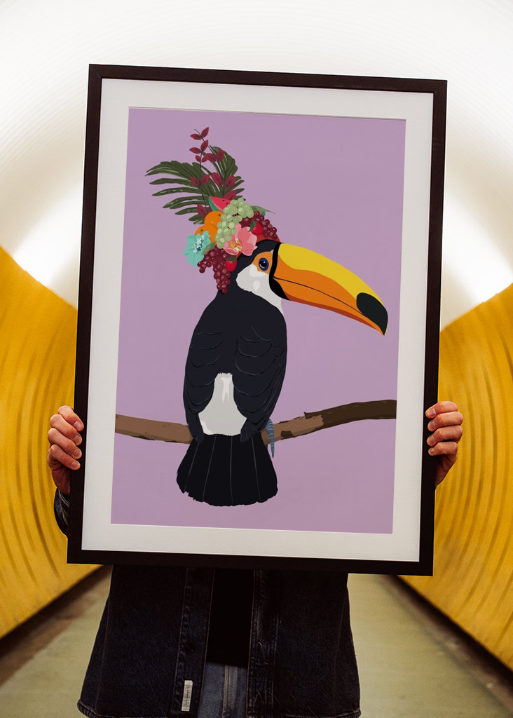 Tukan s ovocným kloboukem