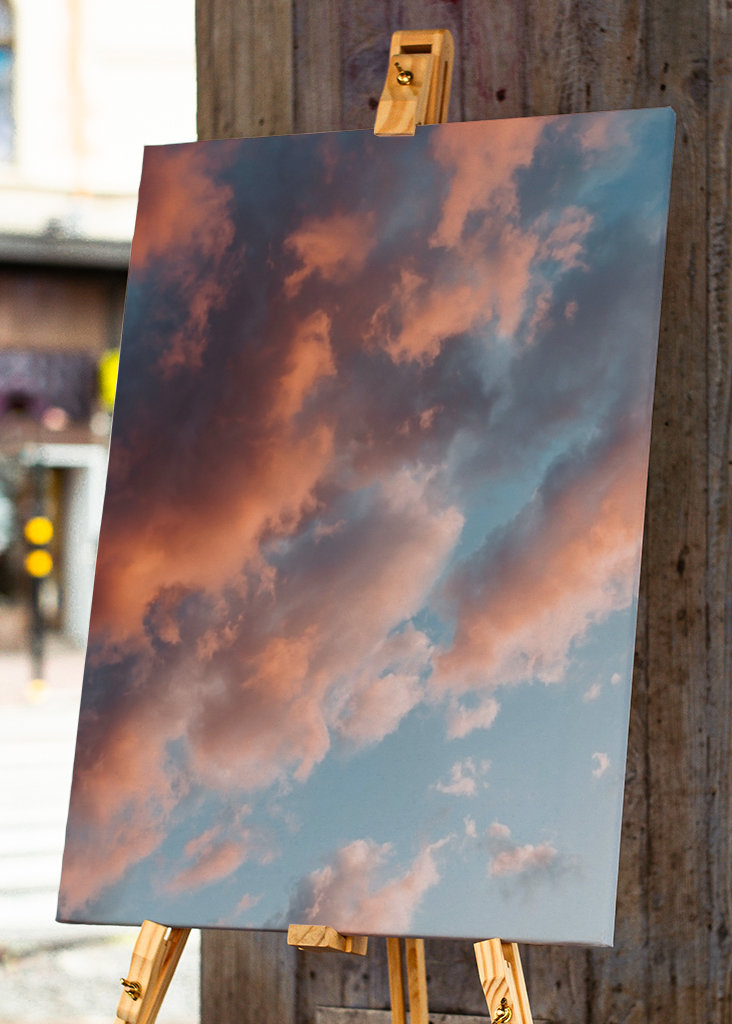 Vaaleanpunaiset pilvet