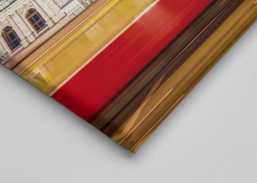 Burgtheater en Viena por la noche