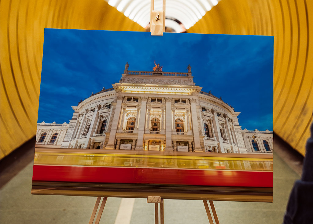 Burgtheater en Viena por la noche