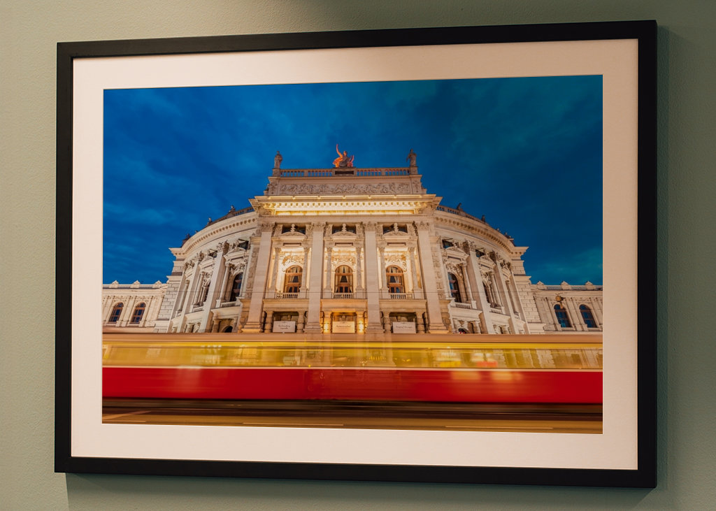 Burgtheater en Viena por la noche