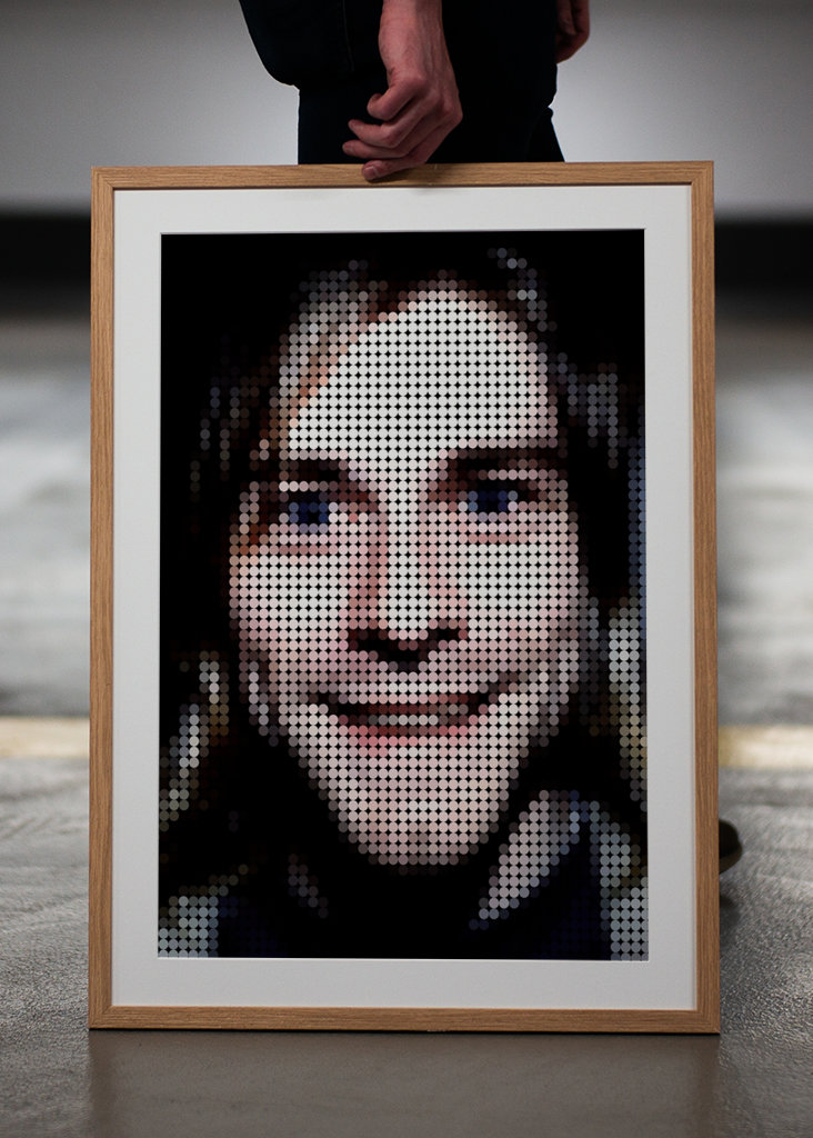Kurt Cobain smile in Style Dot