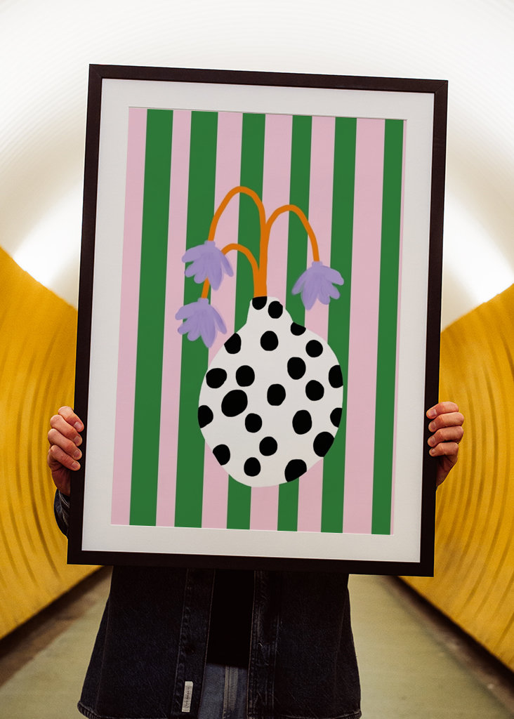 Blomstervase og striber