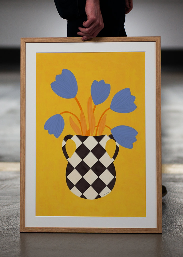 Checkered vase with tulips