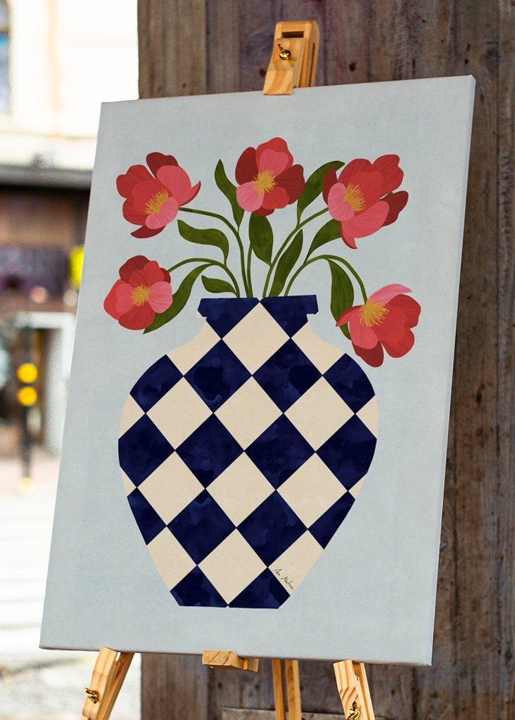 Kostkovaná váza s růžemi