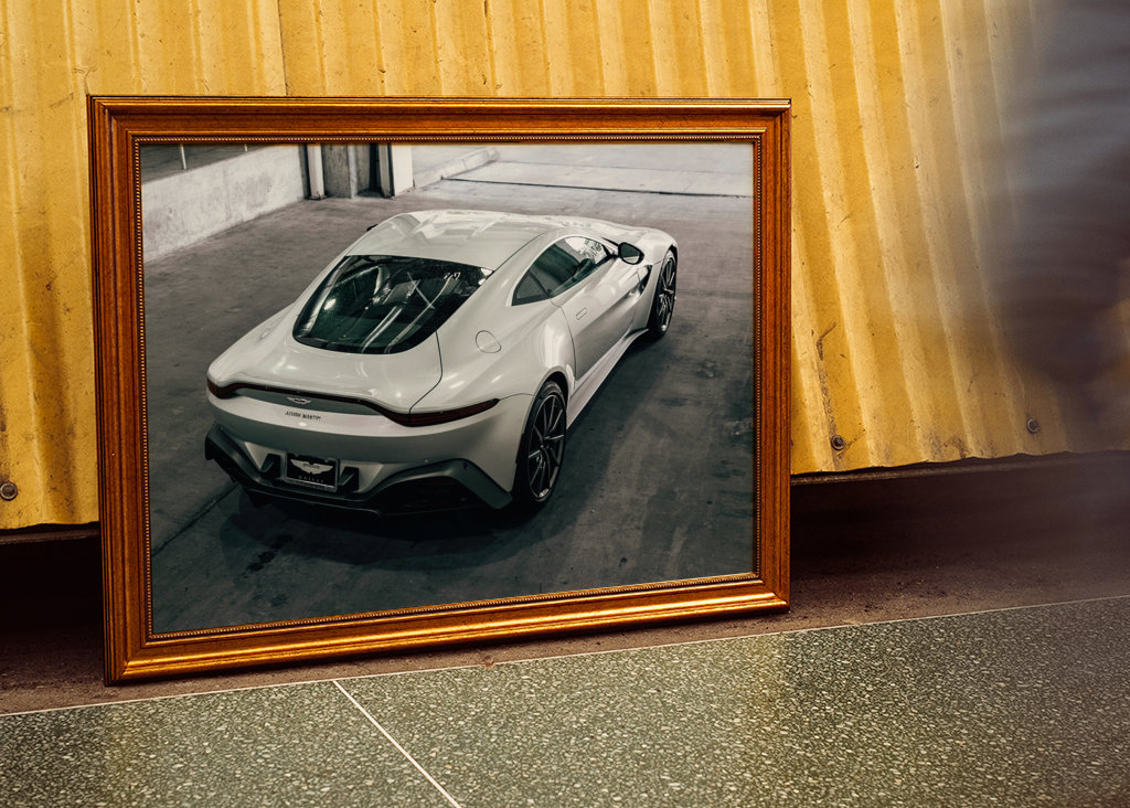 Aston Martin Vantage V8